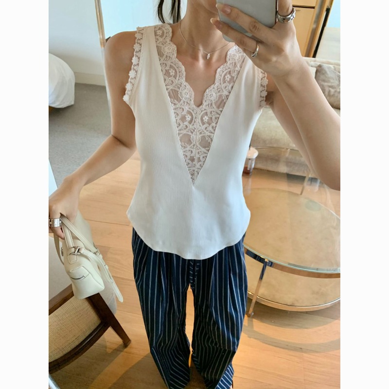 Stacked V-Neck Lace Vest 2026  - Suspender Tank Top recensie en prijs